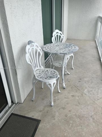 1200 Brickell Bay Dr 3921, Miami, FL 33131