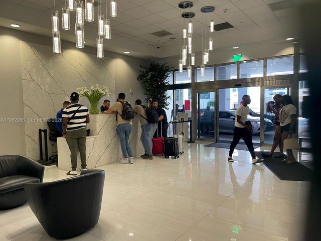 1200 Brickell Bay Dr 3921, Miami, FL 33131