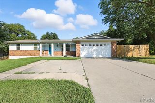 105 Hunters Ridge, St Charles, MO 63301