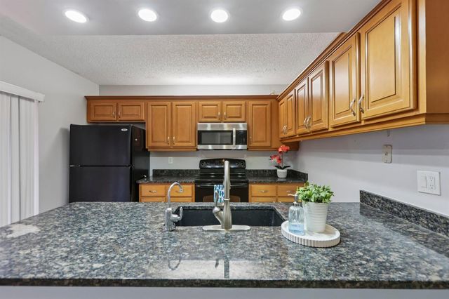 1176 SW 118th Terrace, Davie, FL 33325
