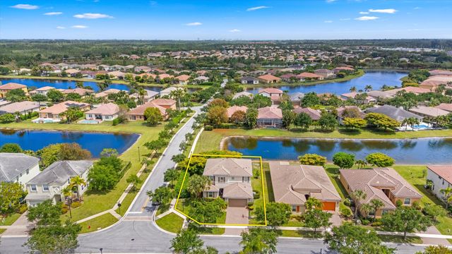 2352 Bellarosa Circle, West Palm Beach, FL 33411