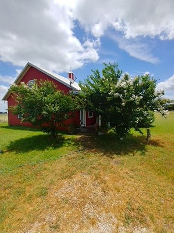 2670 Canaan Church Road, Crawford, TX 76638