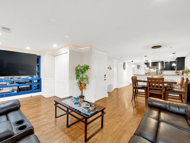 5211 S Aberdeen Street, Chicago, IL 60609