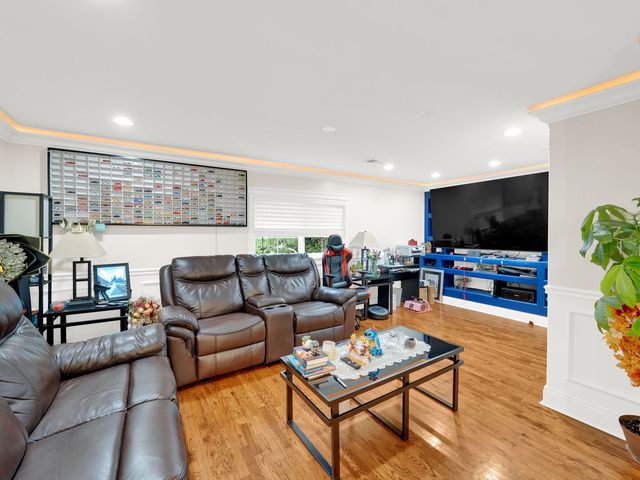 5211 S Aberdeen Street, Chicago, IL 60609