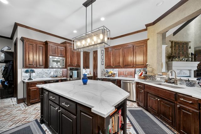 6428 Lavendale Avenue, Dallas, TX 75230