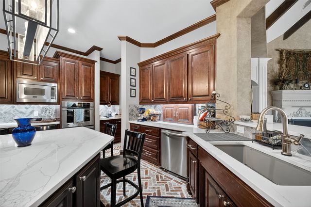 6428 Lavendale Avenue, Dallas, TX 75230