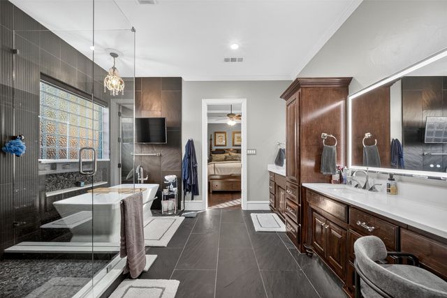 6428 Lavendale Avenue, Dallas, TX 75230