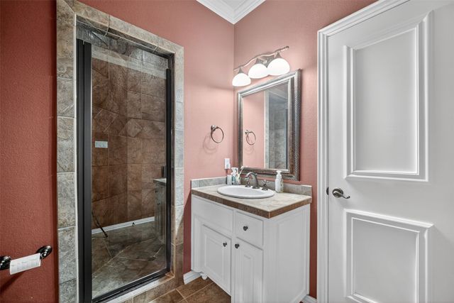 6428 Lavendale Avenue, Dallas, TX 75230