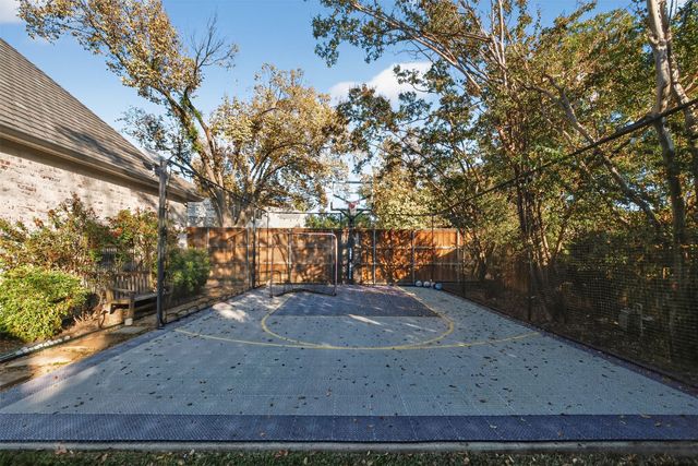 6428 Lavendale Avenue, Dallas, TX 75230