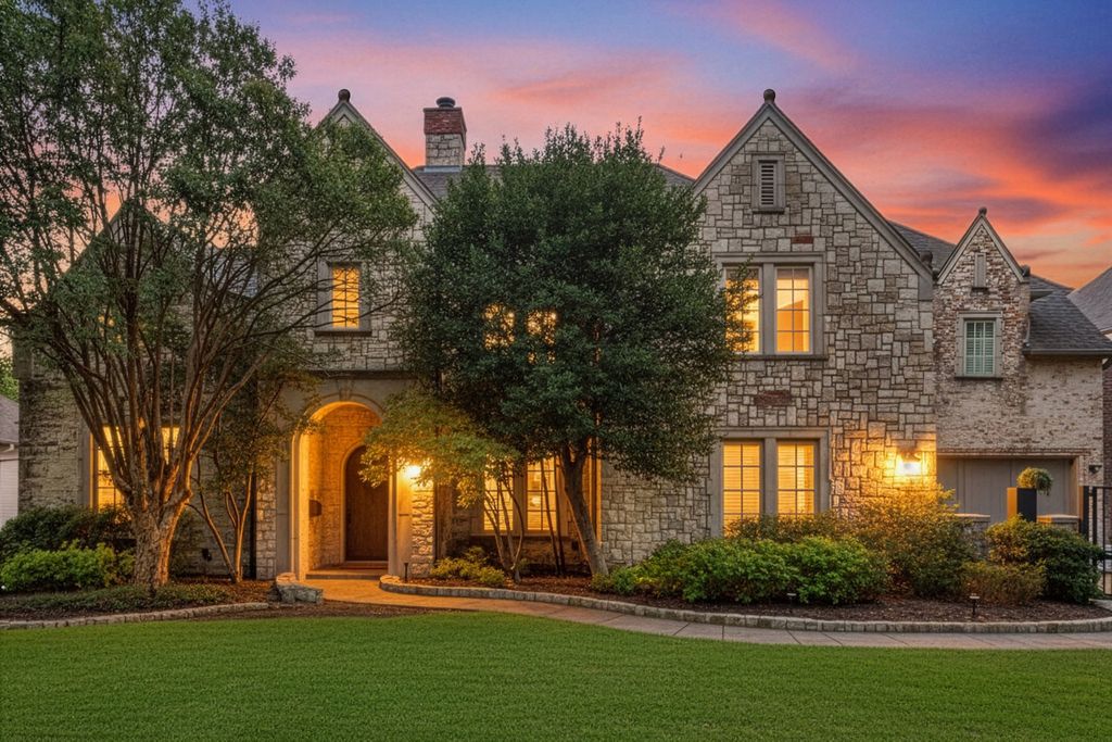 6428 Lavendale Avenue, Dallas, TX 75230