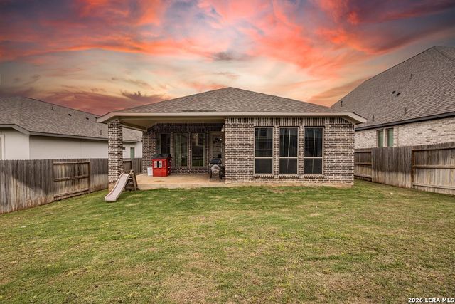 1855 Cowbird Ave, New Braunfels, TX 78132