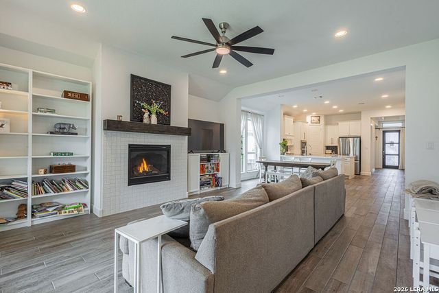 1855 Cowbird Ave, New Braunfels, TX 78132