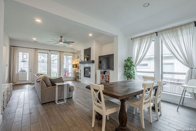 1855 Cowbird Ave, New Braunfels, TX 78132