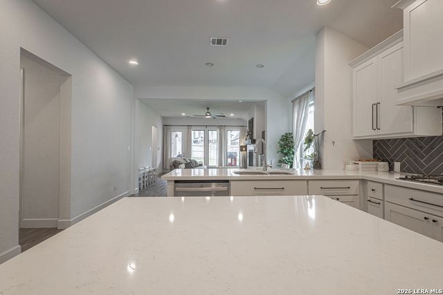 1855 Cowbird Ave, New Braunfels, TX 78132