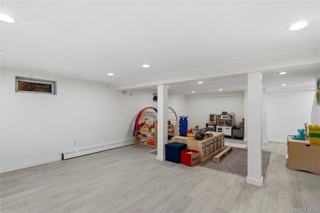 25 Leonard Road, Syosset, NY 11791