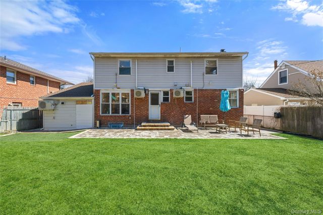 25 Leonard Road, Syosset, NY 11791