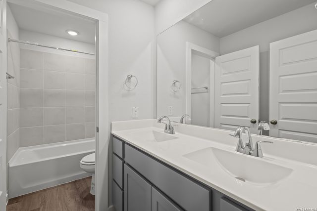 9883 Chavaneaux Lndg, San Antonio, TX 78214