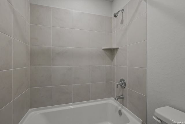 9883 Chavaneaux Lndg, San Antonio, TX 78214