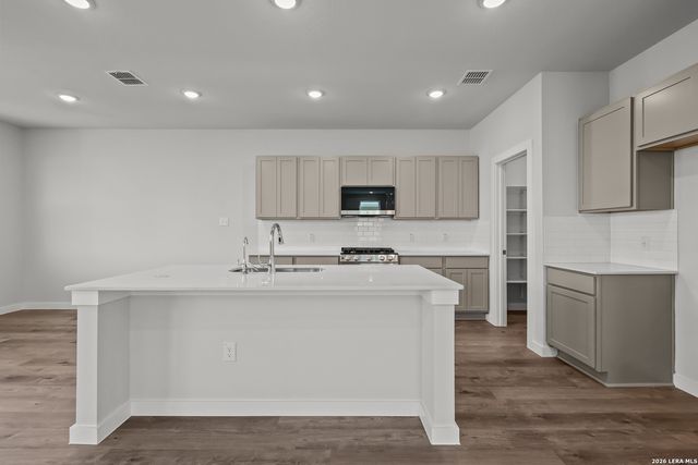 9883 Chavaneaux Lndg, San Antonio, TX 78214