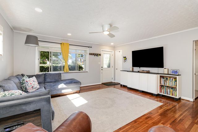 138 Roger Lane, Florence, KY 41042