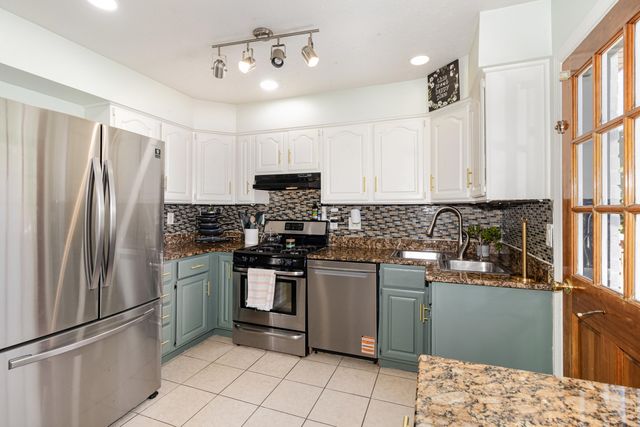 138 Roger Lane, Florence, KY 41042