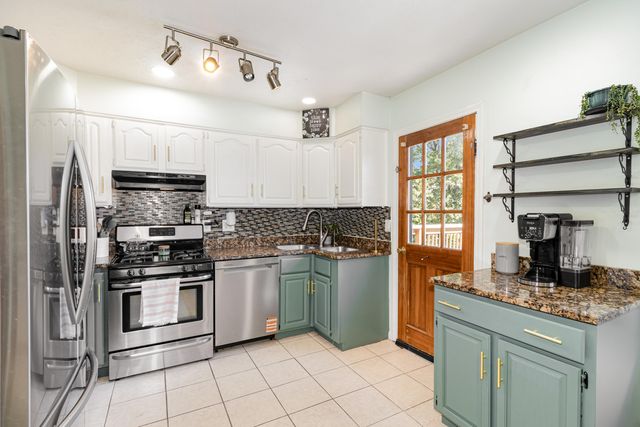 138 Roger Lane, Florence, KY 41042