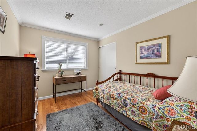 4988 Sefton Drive, St Louis, MO 63128