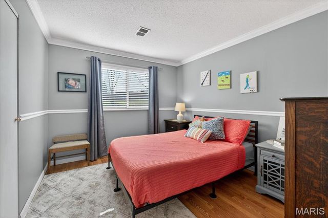 4988 Sefton Drive, St Louis, MO 63128