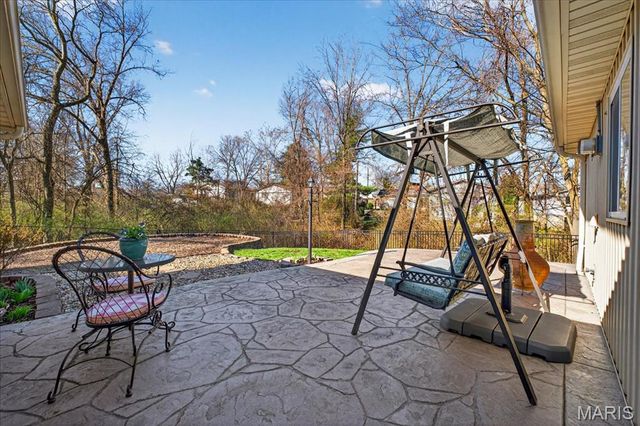 4988 Sefton Drive, St Louis, MO 63128