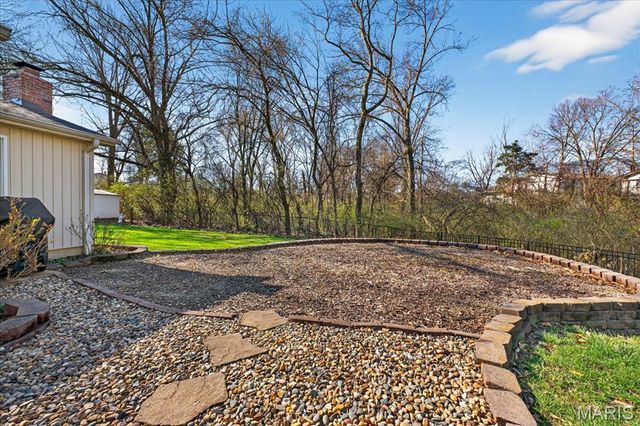 4988 Sefton Drive, St Louis, MO 63128