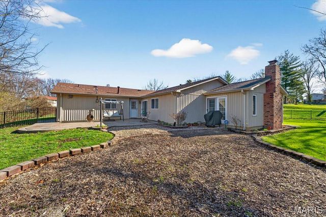 4988 Sefton Drive, St Louis, MO 63128