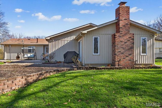 4988 Sefton Drive, St Louis, MO 63128