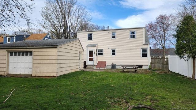 25 Madsen Road, West Hartford, CT 06110