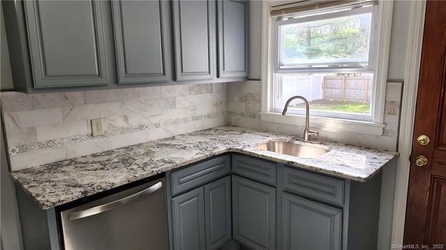 25 Madsen Road, West Hartford, CT 06110