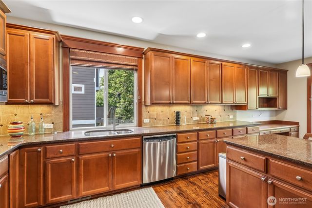 11815 157th Avenue NE, Redmond, WA 98052