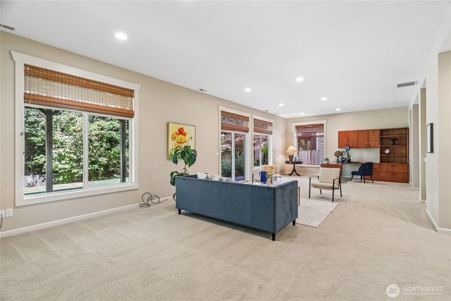 11815 157th Avenue NE, Redmond, WA 98052