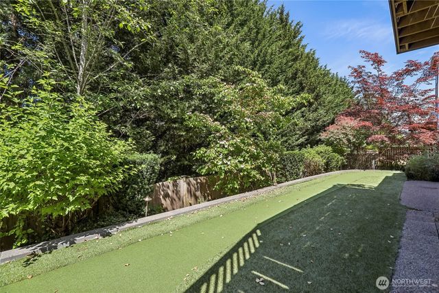 11815 157th Avenue NE, Redmond, WA 98052