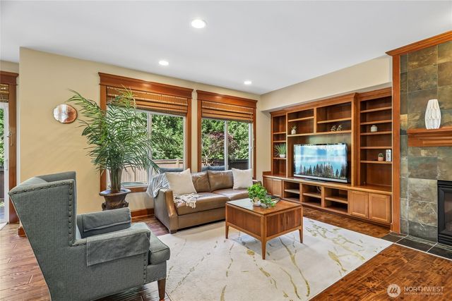 11815 157th Avenue NE, Redmond, WA 98052