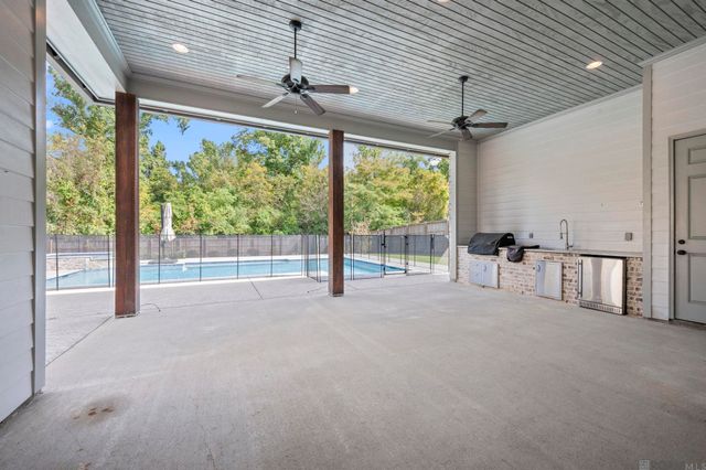 36392 Westin Ridge Dr, Geismar, LA 70734