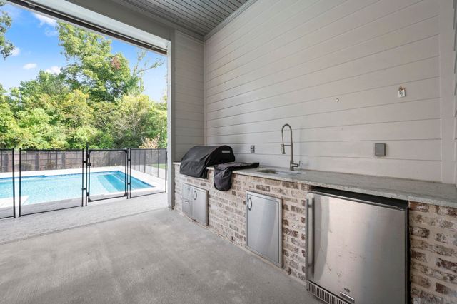 36392 Westin Ridge Dr, Geismar, LA 70734