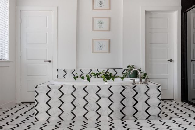 8013 Bestride BND, Austin, TX 78744