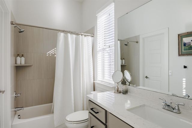 8013 Bestride BND, Austin, TX 78744