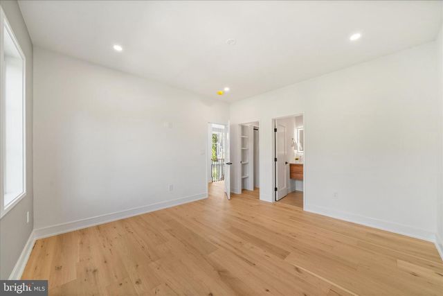 1110 HILLCREST DR SW, Vienna, VA 22180