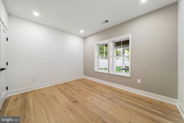 1110 HILLCREST DR SW, Vienna, VA 22180