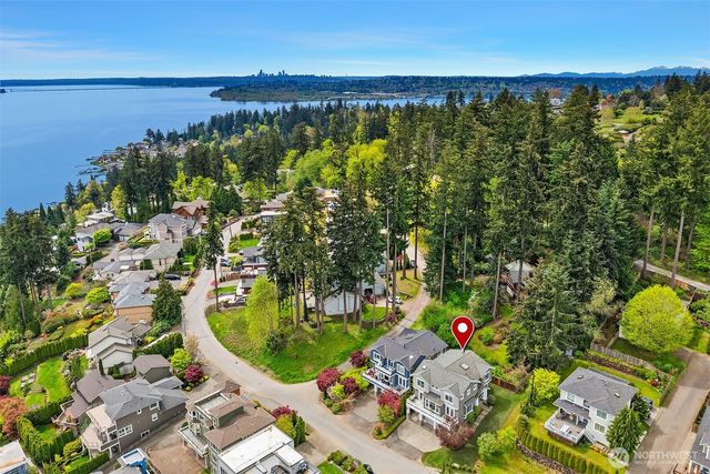 11919 89th Place NE, Kirkland, WA 98034