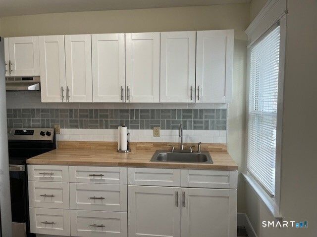 1946 Chapel Street 2nd Floor, New Haven, CT 06515