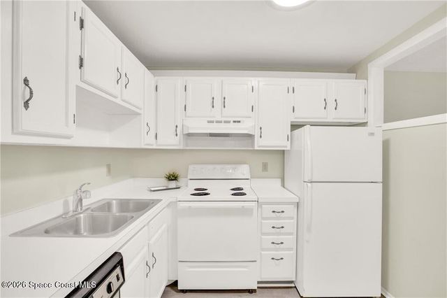 16 Vista Palm Lane 204, Vero Beach, FL 32962