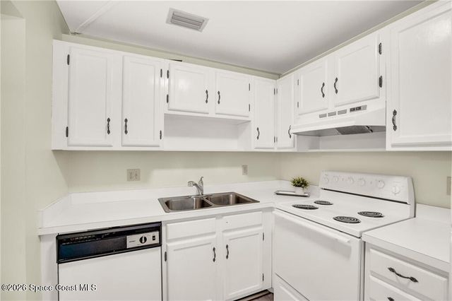 16 Vista Palm Lane 204, Vero Beach, FL 32962
