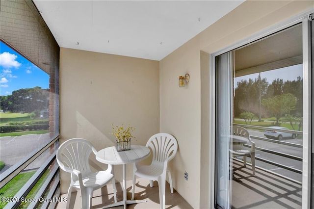 16 Vista Palm Lane 204, Vero Beach, FL 32962