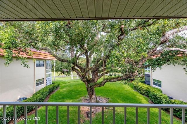 16 Vista Palm Lane 204, Vero Beach, FL 32962